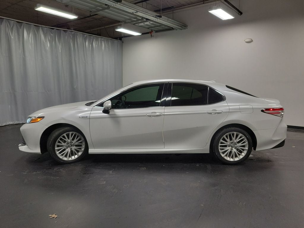 2020 Toyota Camry Hybrid XLE