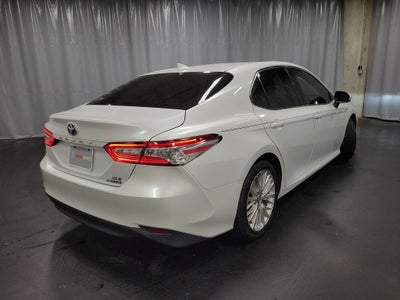 2020 Toyota Camry Hybrid XLE