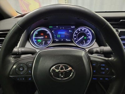 2020 Toyota Camry Hybrid XLE