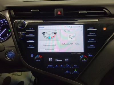 2020 Toyota Camry Hybrid XLE