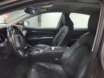 2020 Toyota Camry Hybrid XLE