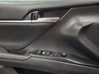 2020 Toyota Camry Hybrid XLE