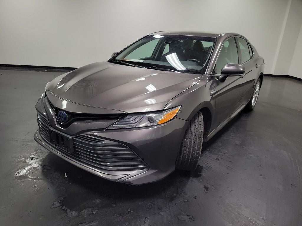2020 Toyota Camry Hybrid XLE
