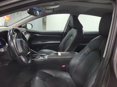 2020 Toyota Camry Hybrid XLE
