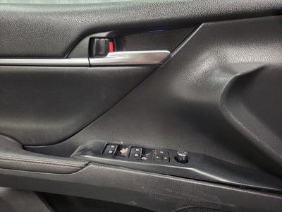 2020 Toyota Camry Hybrid XLE