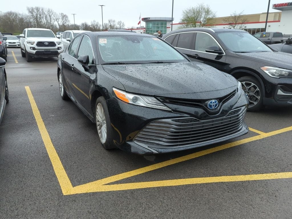 2020 Toyota Camry Hybrid XLE