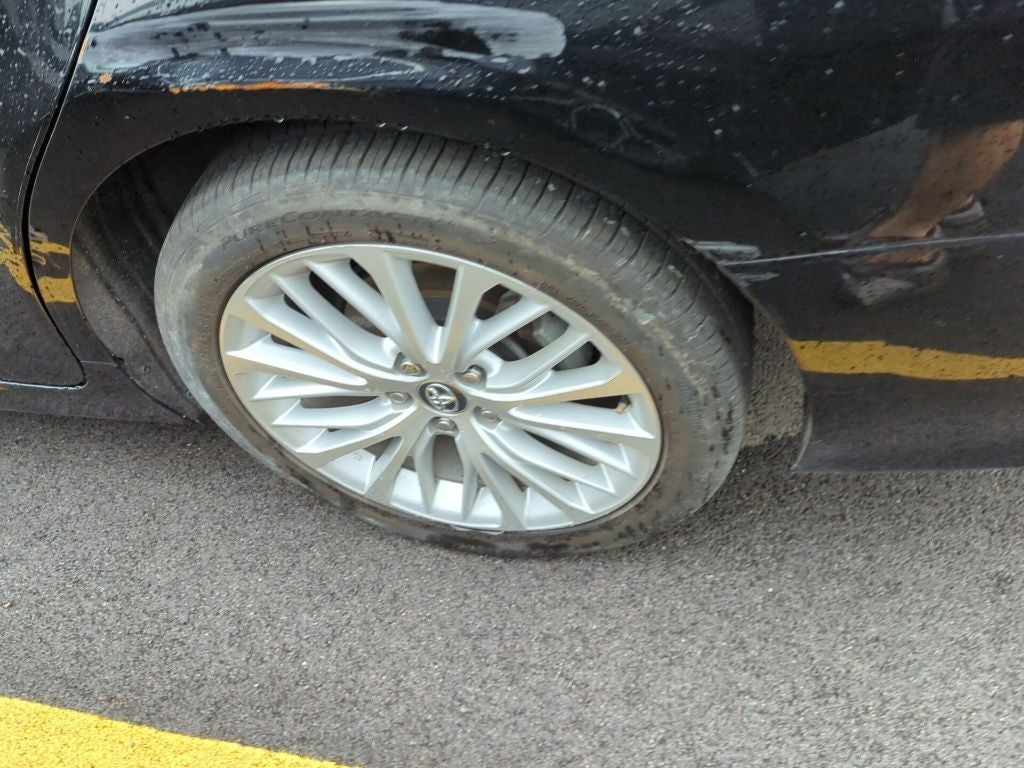 2020 Toyota Camry Hybrid XLE