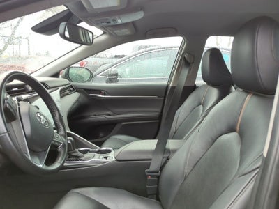 2020 Toyota Camry Hybrid XLE