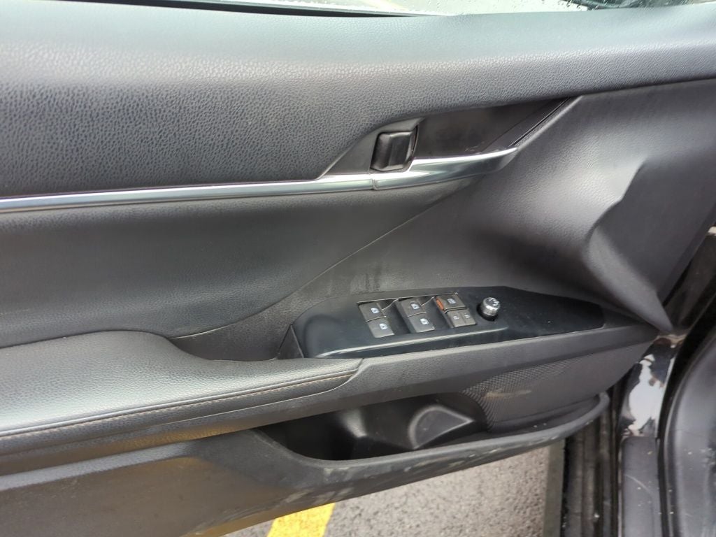 2020 Toyota Camry Hybrid XLE