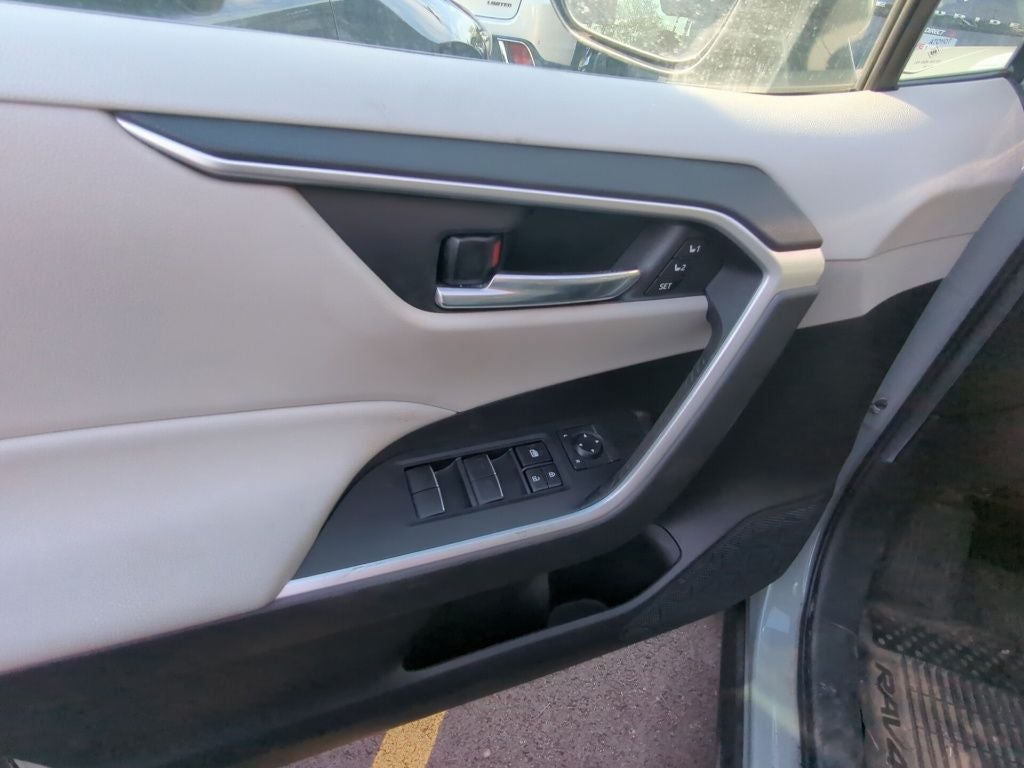 2021 Toyota RAV4 Hybrid XLE Premium