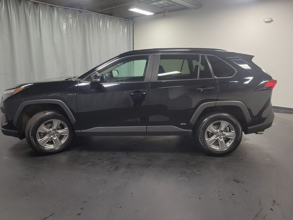2022 Toyota RAV4 Hybrid XLE