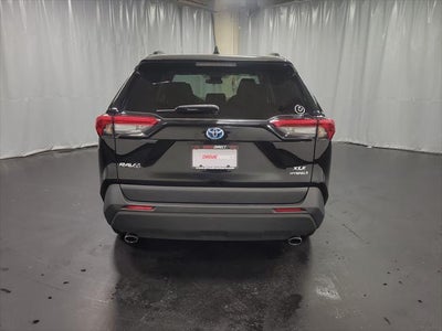 2022 Toyota RAV4 Hybrid XLE