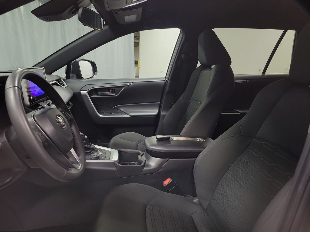 2023 Toyota RAV4 Hybrid SE