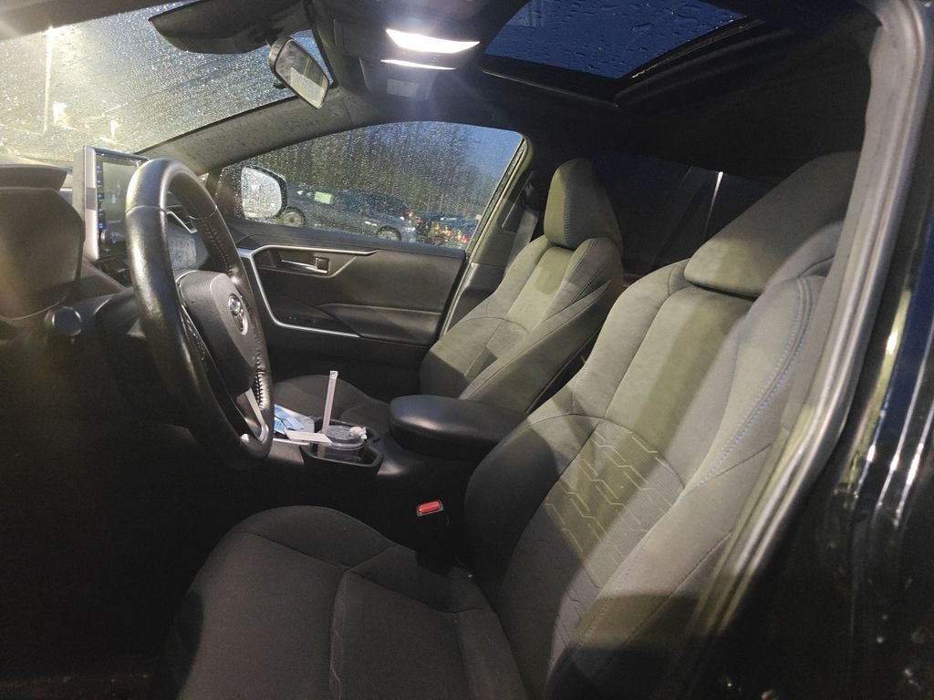 2022 Toyota RAV4 Hybrid SE