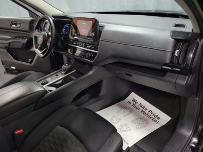 2022 Nissan Pathfinder SV