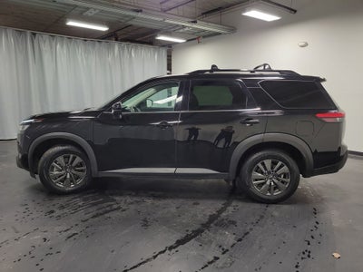 2022 Nissan Pathfinder SV