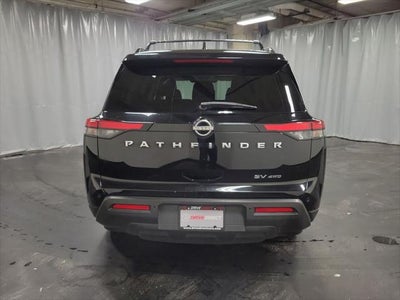2022 Nissan Pathfinder SV