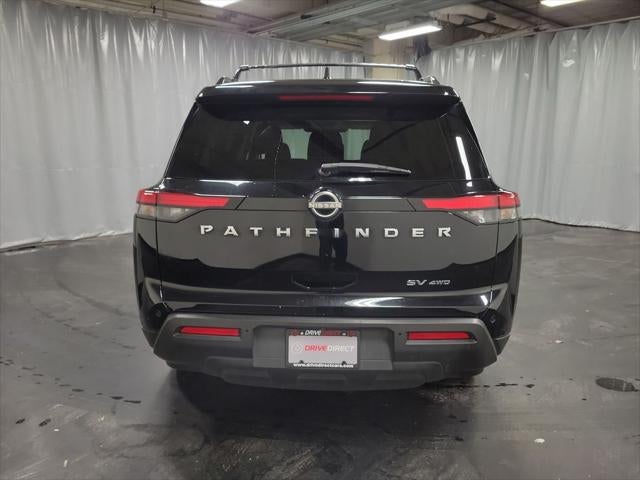 2022 Nissan Pathfinder SV