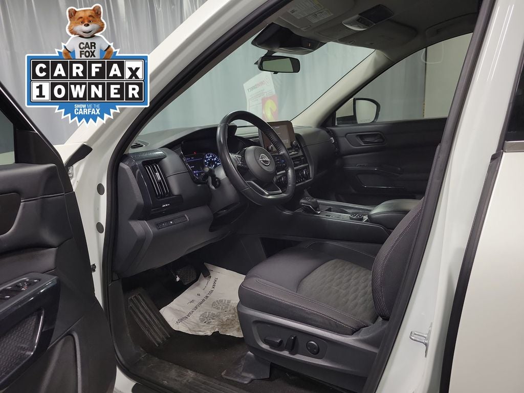 2023 Nissan Pathfinder SV