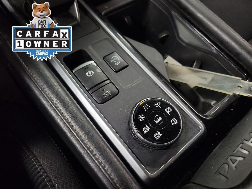 2023 Nissan Pathfinder SV