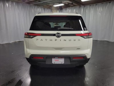 2025 Nissan Pathfinder SV