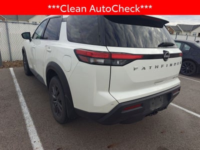2022 Nissan Pathfinder SV