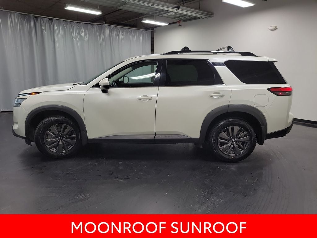 2022 Nissan Pathfinder SV