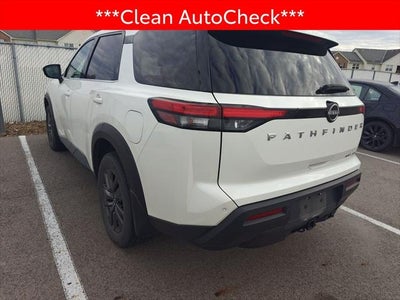 2022 Nissan Pathfinder SV