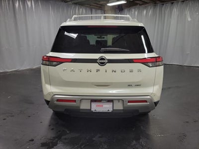 2024 Nissan Pathfinder SL