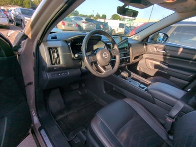 2023 Nissan Pathfinder Platinum