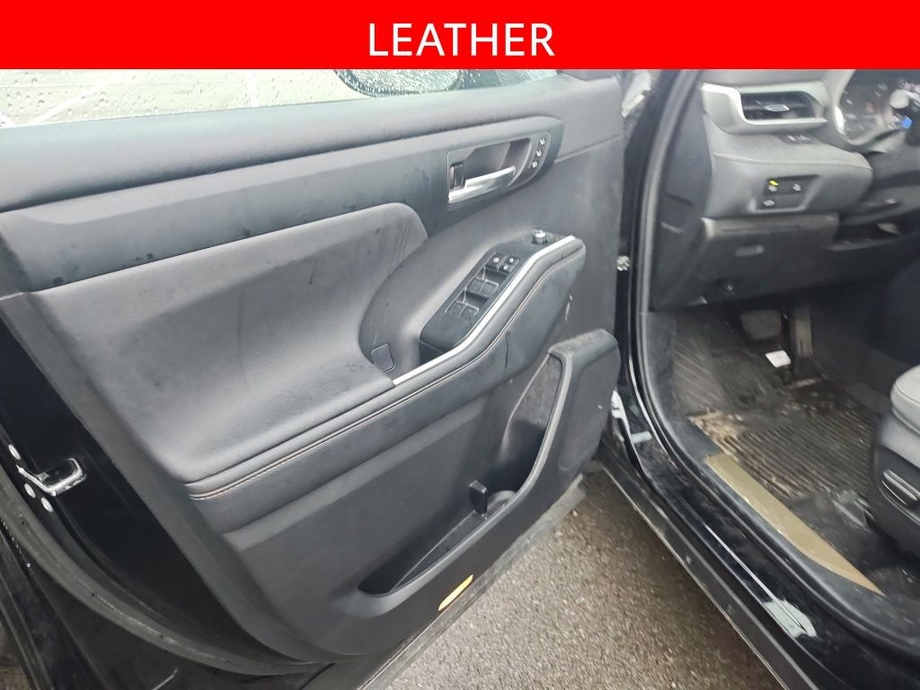 2023 Toyota Highlander Hybrid Bronze Edition