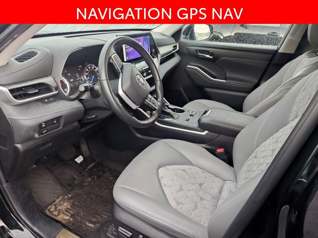 2023 Toyota Highlander Hybrid Bronze Edition