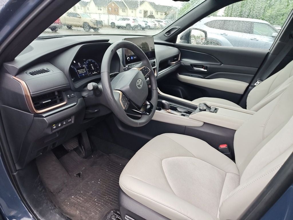 2025 Toyota Grand Highlander Hybrid MAX Platinum