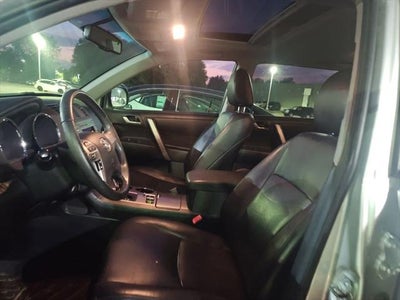 2012 Toyota Highlander SE
