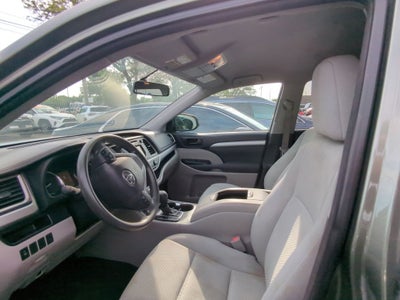 2015 Toyota Highlander LE V6