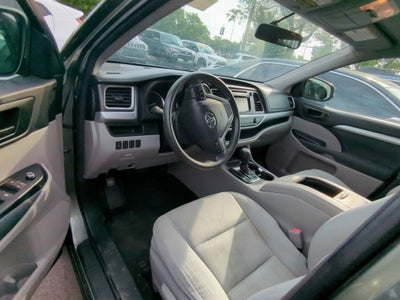 2015 Toyota Highlander LE V6