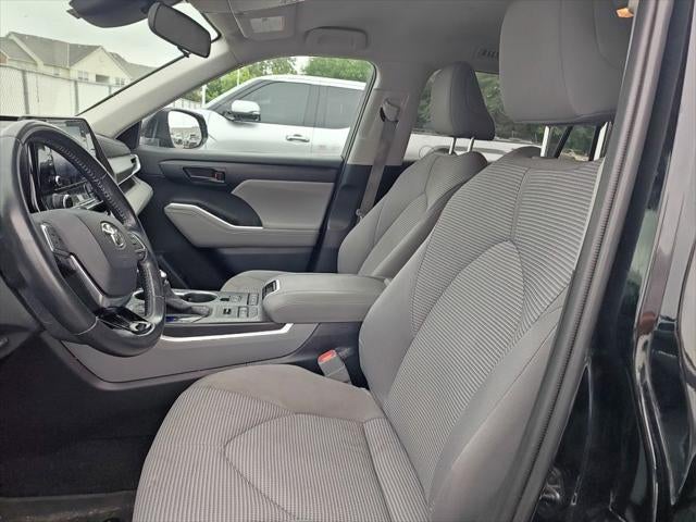 2020 Toyota Highlander LE