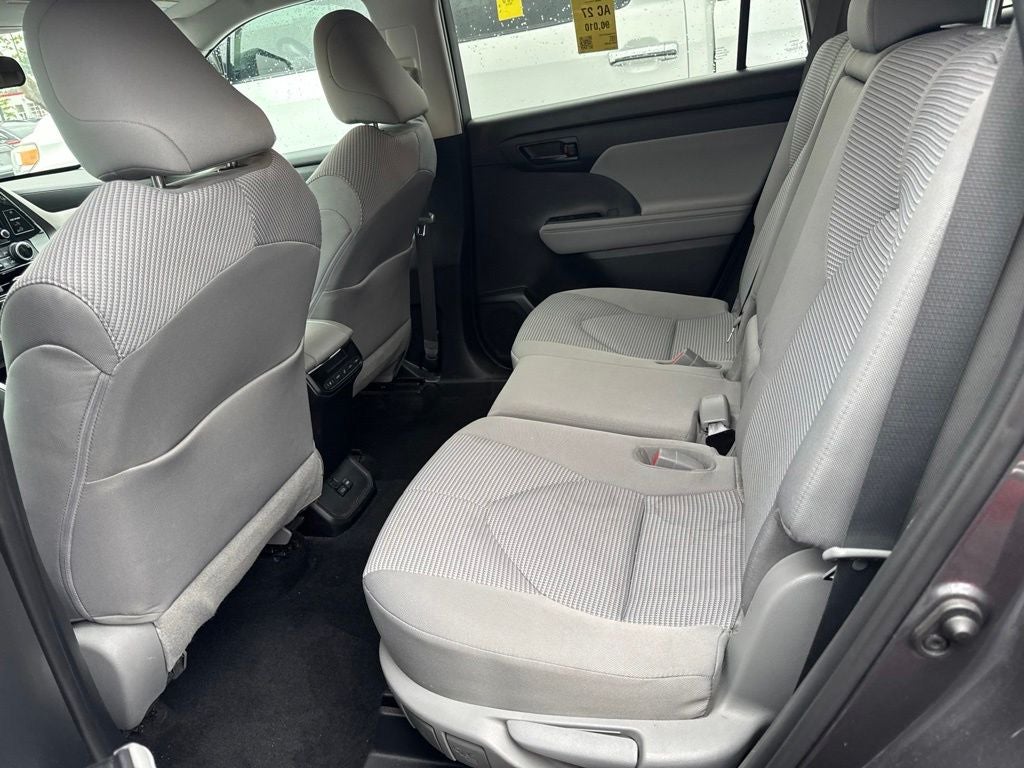 2022 Toyota Highlander LE