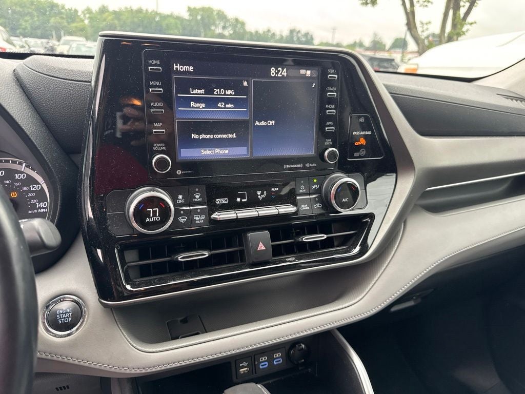 2022 Toyota Highlander LE