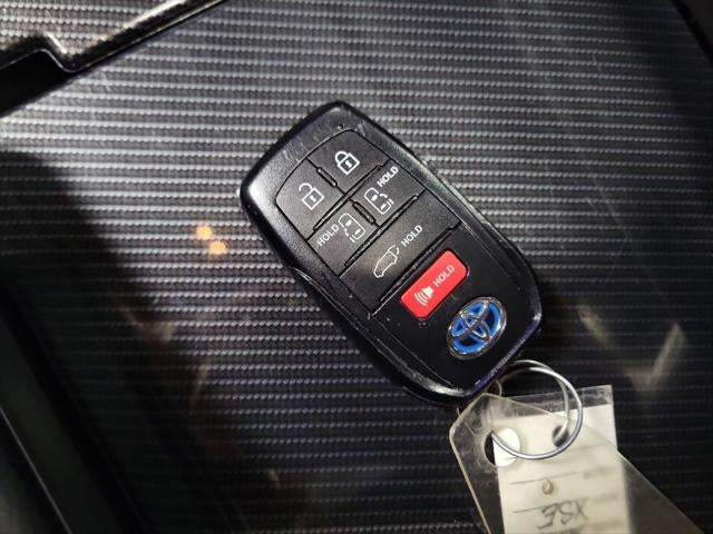 2025 Toyota Sienna XSE 7 Passenger