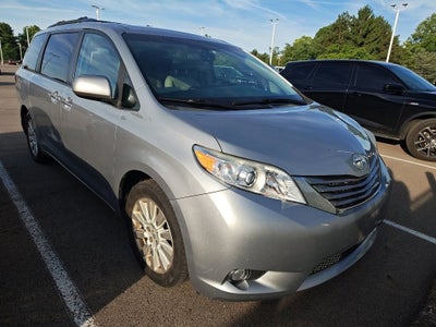 2015 Toyota Sienna XLE 7 Passenger