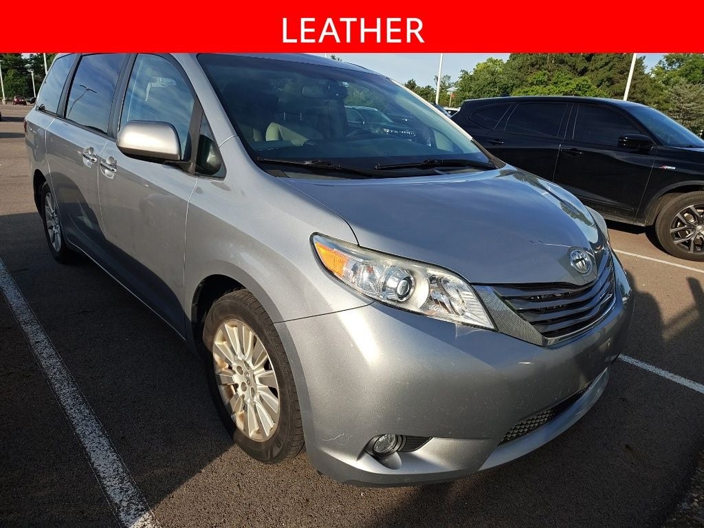 2015 Toyota Sienna XLE 7 Passenger