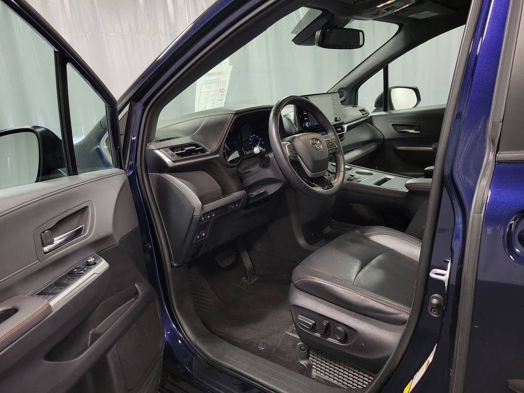2022 Toyota Sienna XSE 7 Passenger