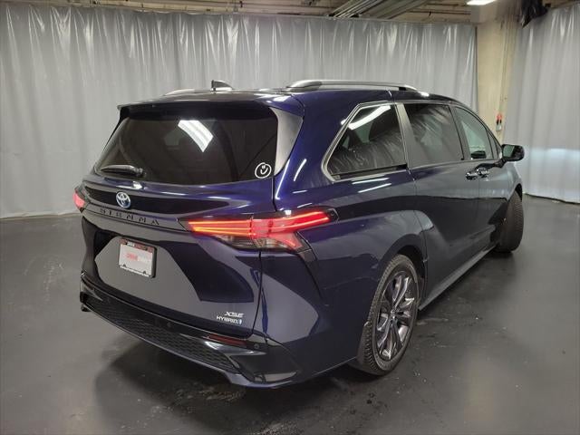 2022 Toyota Sienna XSE 7 Passenger