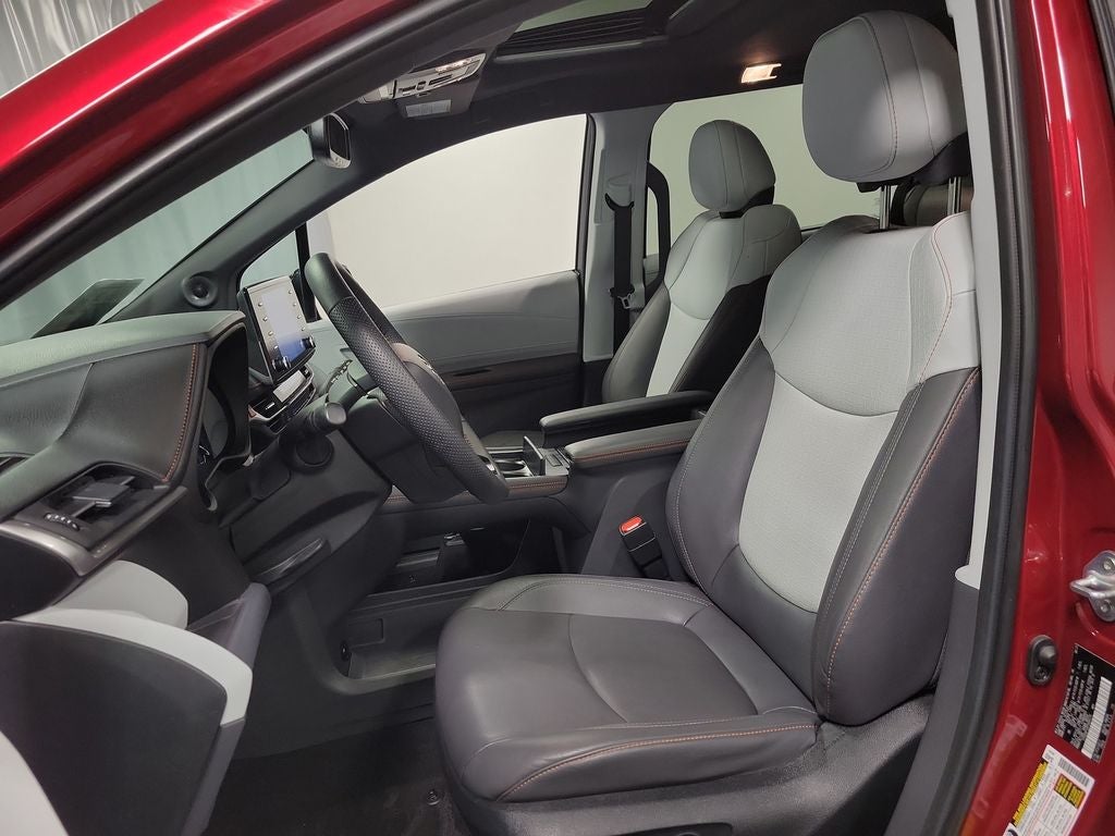 2023 Toyota Sienna XSE 7 Passenger