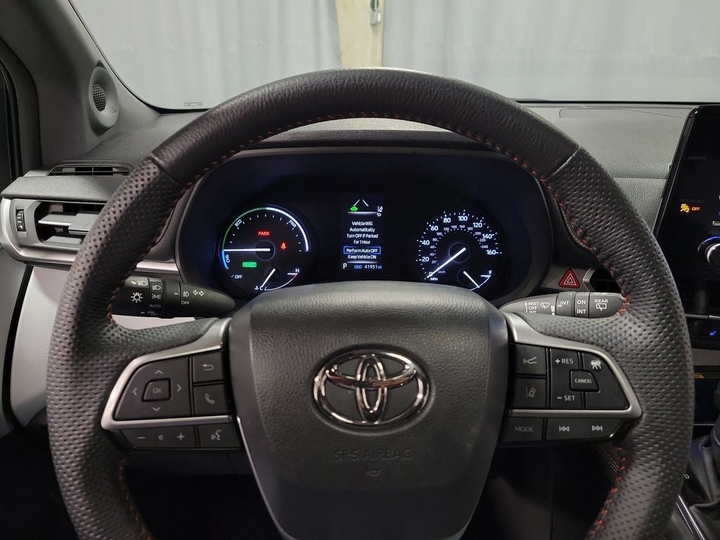 2023 Toyota Sienna XSE 7 Passenger
