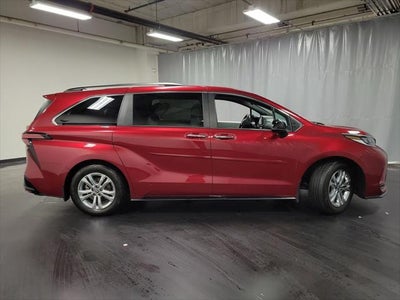 2023 Toyota Sienna XSE 7 Passenger