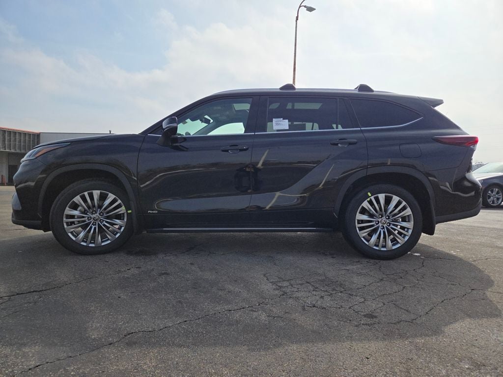 2026 Toyota Highlander Hybrid Platinum