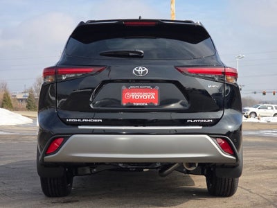 2026 Toyota Highlander Hybrid Platinum