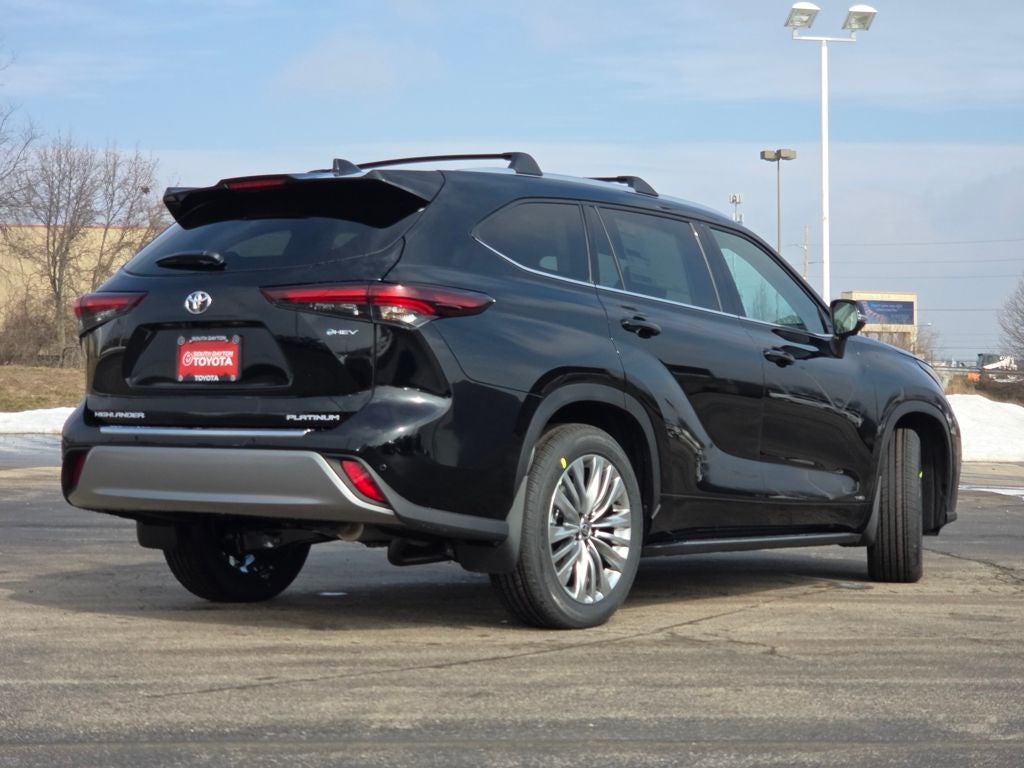 2026 Toyota Highlander Hybrid Platinum